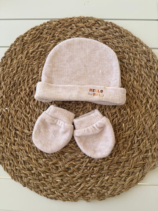 Hello world hat and mittens