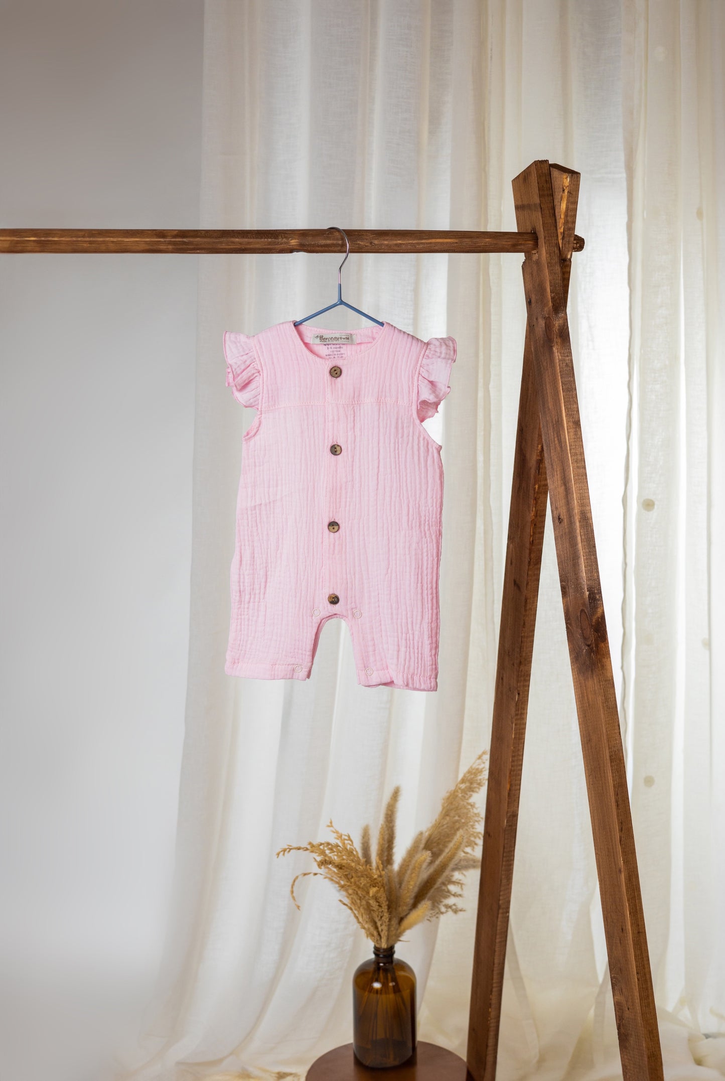 Girly linen romper